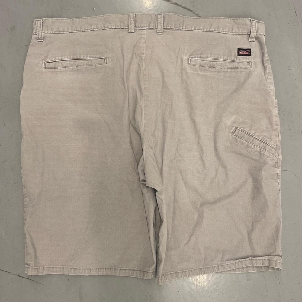 Dickies khaki/light brown workwear shorts‎ dickies logo back patch